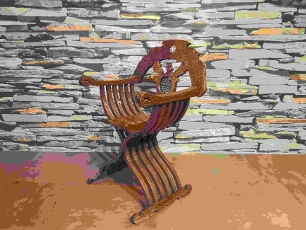 Armlehnsessel aus massivem Nussholz um 1400