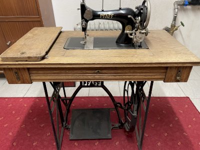 PFAFF Nähmaschine (antik)