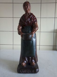 Zu verkaufen, schöne keramikstatue Kniertje aus der Niederländischen TV-Serie, Hoffnung auf Segen!