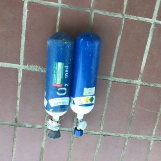 Alte Atemluft Flaschen - turnthetime.de