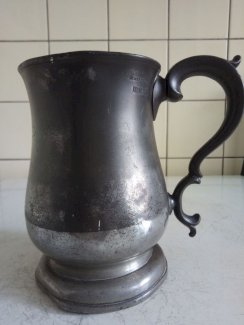 Zu verkaufen schöner, alter, zink / zinn bierkrug James Yates, Quart!