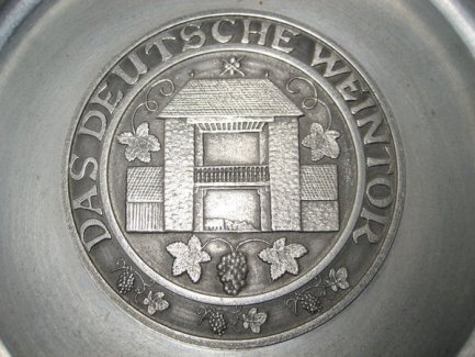 Zinnteller \"Das Deutsche Weintor\" mit Wappen von 26 Anlieger-Gemeinden Ortschaften Weinstraße Pfalz - turnthetime.de