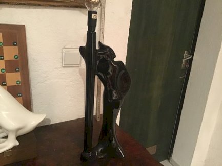 2. Keramikfiguren und ein altes Bild