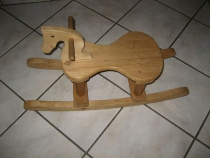 Kinder Schaukelpferd aus Holz Holzschaukelpferd Holzpferd Pferd - turnthetime.de