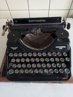Zu verkaufen, schöne, alte funktionierende Continental schreibmaschine 340 aus USA 1936! - turnthetime.de