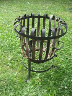 Feuerkorb Feuerstelle Holz verbrennen Lagerfeuer Party Feier