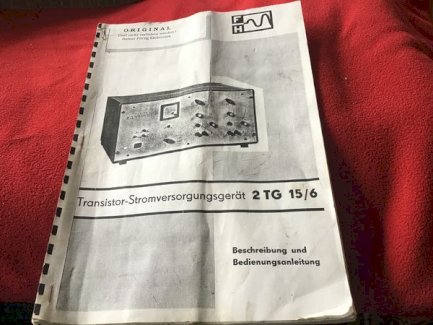 Altes Transistor-Stromversorgunsgerät - turnthetime.de