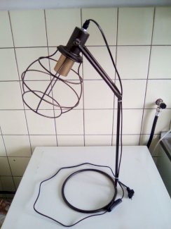 Zu verkaufen schöne, alte brocante schreibtisch / Tischlampe!