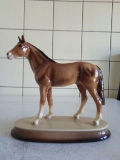 Schönes, makelloses porzellan pferd zu verkaufen! ! !