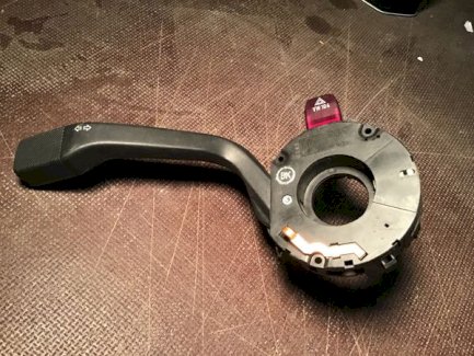 Neuer Blinkerschalter für Oldtimer VW Passat - turnthetime.de
